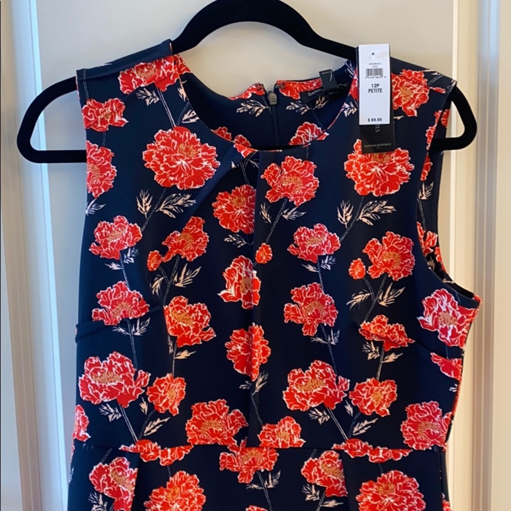 NWTs Banana Republic Flowered Dress Navy SZ12p - Picture 2 of 4